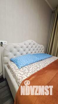 2-к квартира, посуточно, 52м2, 1/1 этаж