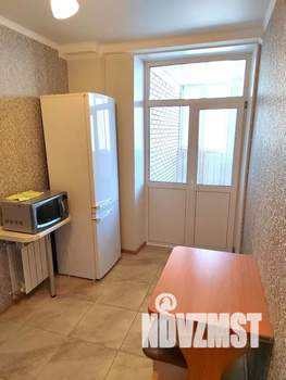 1-к квартира, посуточно, 40м2, 11/16 этаж