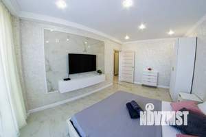 1-к квартира, посуточно, 35м2, 9/18 этаж