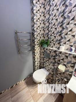 Студия квартира, посуточно, 40м2, 2/9 этаж