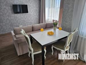 Студия квартира, посуточно, 42м2, 4/9 этаж