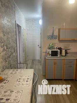 1-к квартира, посуточно, 35м2, 7/10 этаж