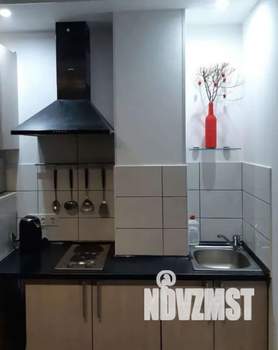 Студия квартира, посуточно, 30м2, 1/9 этаж