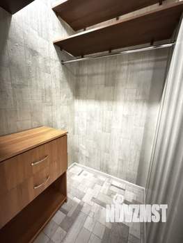 2-к квартира, вторичка, 42м2, 1/4 этаж