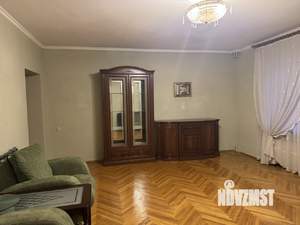 4-к квартира, вторичка, 104м2, 2/5 этаж