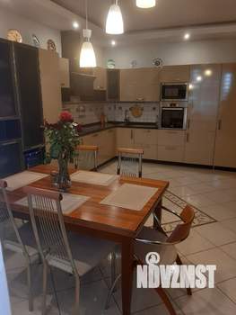 4-к квартира, вторичка, 196м2, 9/10 этаж