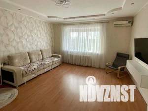 2-к квартира, вторичка, 63м2, 4/10 этаж