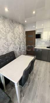 3-к квартира, вторичка, 63м2, 8/10 этаж