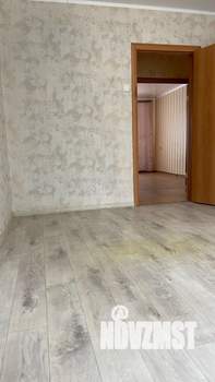 2-к квартира, вторичка, 60м2, 1/10 этаж