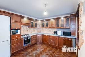 4-к квартира, вторичка, 112м2, 2/5 этаж