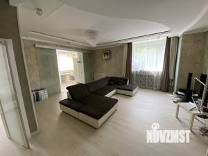 3-к квартира, вторичка, 133м2, 1/4 этаж