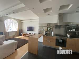 2-к квартира, вторичка, 131м2, 9/9 этаж