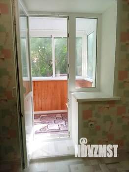 2-к квартира, вторичка, 42м2, 1/4 этаж