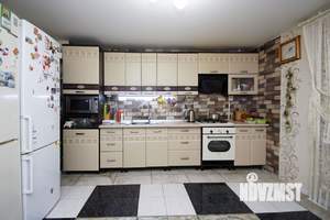 4-к квартира, вторичка, 142м2, 1/10 этаж