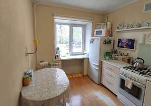 2-к квартира, вторичка, 42м2, 1/5 этаж