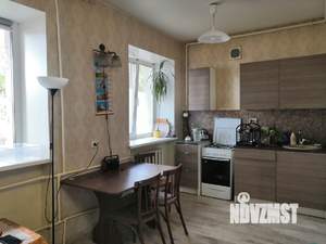 2-к квартира, вторичка, 45м2, 1/4 этаж