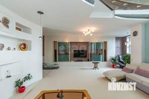 3-к квартира, вторичка, 232м2, 10/10 этаж