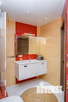 2-к квартира, вторичка, 63м2, 1/10 этаж