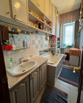 3-к квартира, вторичка, 72м2, 1/2 этаж