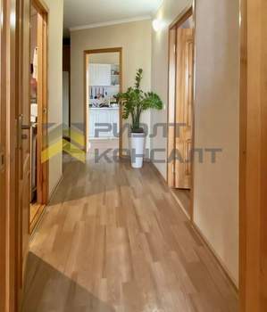 2-к квартира, вторичка, 60м2, 10/10 этаж