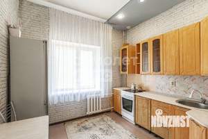 2-к квартира, вторичка, 58м2, 1/6 этаж