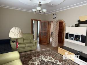 3-к квартира, вторичка, 70м2, 1/1 этаж