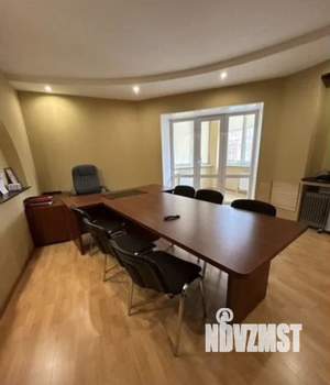 4-к квартира, вторичка, 128м2, 2/9 этаж