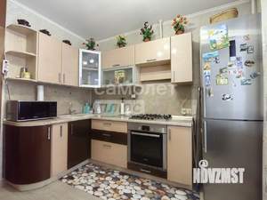 2-к квартира, вторичка, 63м2, 1/10 этаж