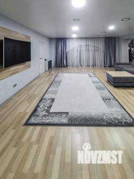 4-к квартира, вторичка, 131м2, 2/5 этаж
