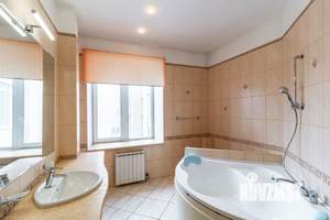 5-к квартира, вторичка, 211м2, 2/6 этаж