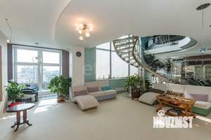 3-к квартира, вторичка, 232м2, 10/10 этаж