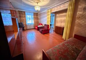 2-к квартира, вторичка, 43м2, 1/4 этаж