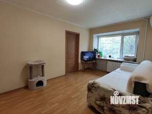 2-к квартира, вторичка, 42м2, 1/5 этаж