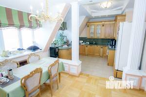 3-к квартира, вторичка, 123м2, 8/8 этаж