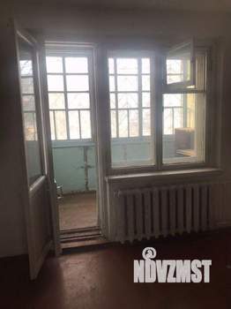 3-к квартира, вторичка, 58м2, 1/9 этаж