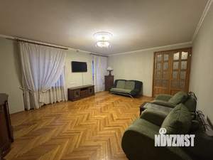 4-к квартира, вторичка, 104м2, 2/5 этаж
