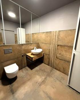 1-к квартира, вторичка, 126м2, 1/6 этаж