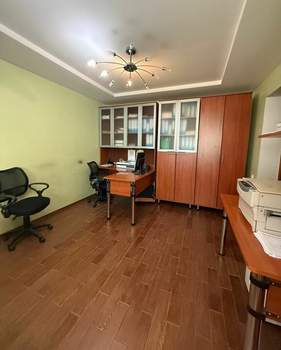 4-к квартира, вторичка, 120м2, 1/10 этаж