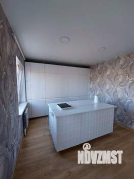 3-к квартира, вторичка, 140м2, 2/2 этаж