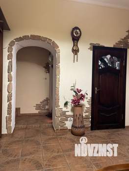 5-к квартира, вторичка, 180м2, 2/4 этаж