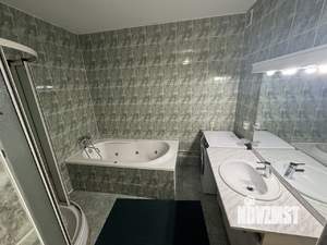 4-к квартира, вторичка, 104м2, 2/5 этаж