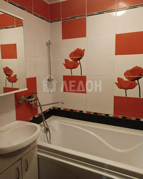 3-к квартира, вторичка, 63м2, 1/9 этаж