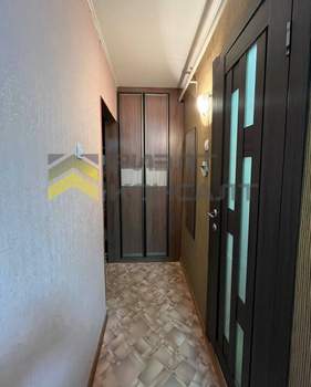 2-к квартира, вторичка, 43м2, 1/9 этаж