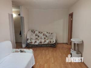 2-к квартира, вторичка, 42м2, 1/5 этаж