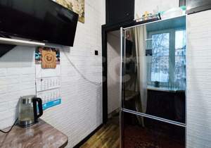 2-к квартира, вторичка, 42м2, 1/4 этаж