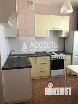 Студия квартира, вторичка, 33м2, 10/10 этаж