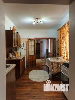 2-к квартира, вторичка, 52м2, 1/1 этаж