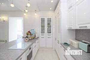 4-к квартира, вторичка, 140м2, 3/9 этаж