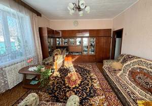 3-к квартира, вторичка, 72м2, 1/2 этаж