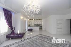 4-к квартира, вторичка, 140м2, 3/9 этаж